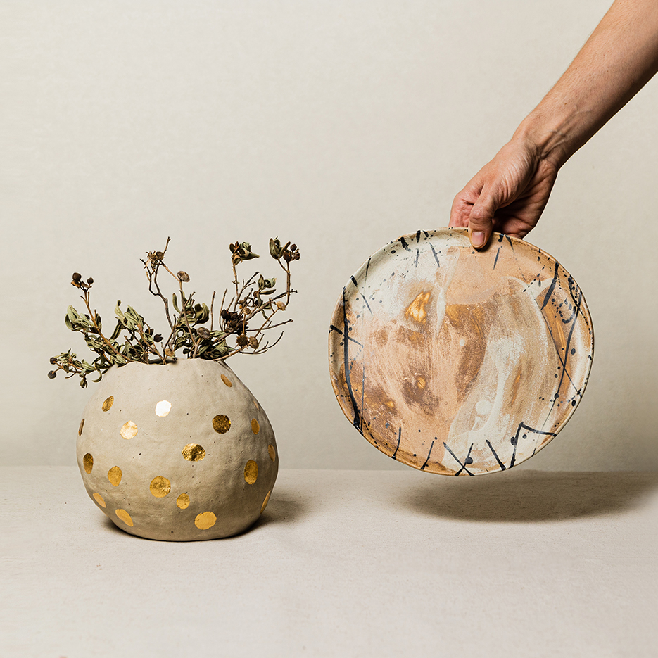 Lunares artistic ceramic vase